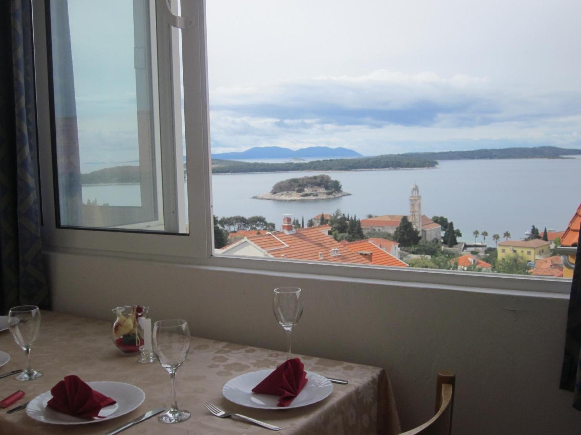 Apartments Kresic Hvar Town Rum bild